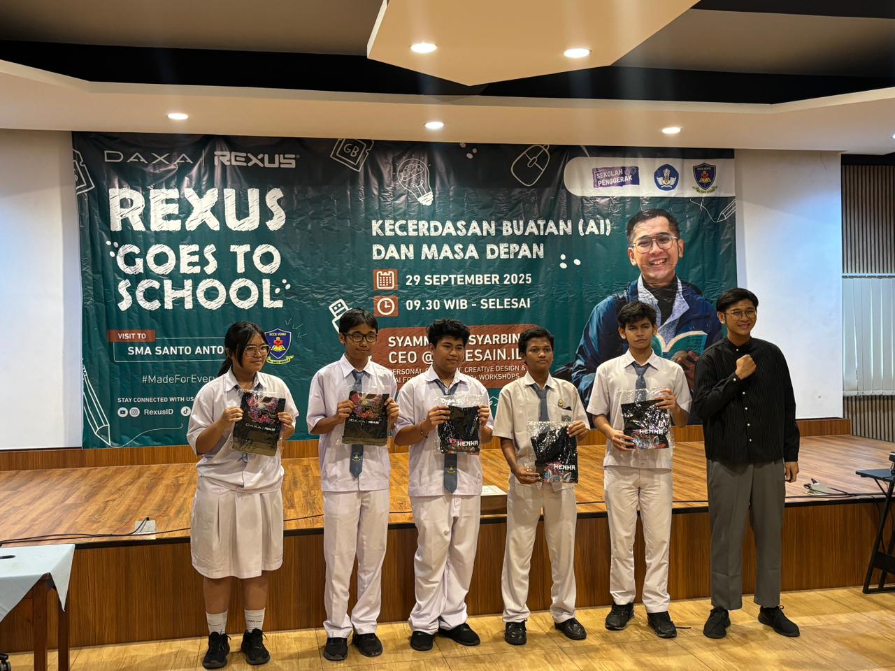 Rexus Goes to School Hadir di SMA Santo Antonius, Bahas Kecerdasan Buatan dan Masa Depan
