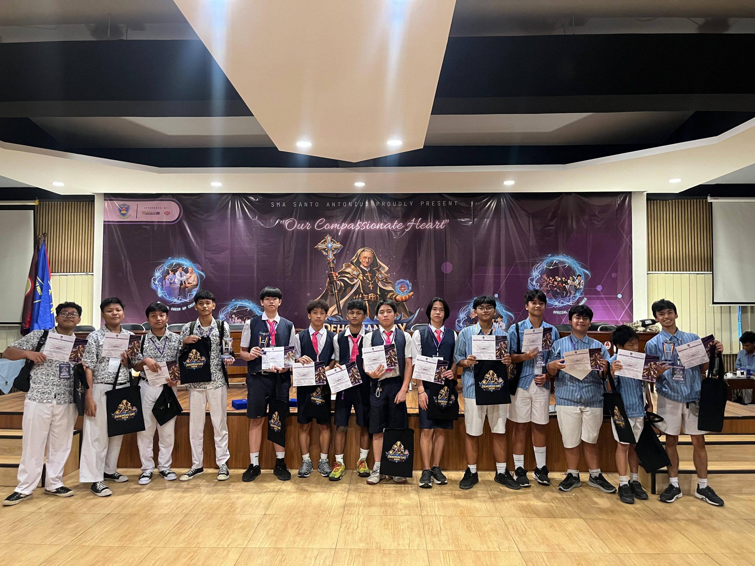 “Eratkan Persaudaraan Lewat Game: Turnamen Mobile Legends SMA Santo Antonius.”